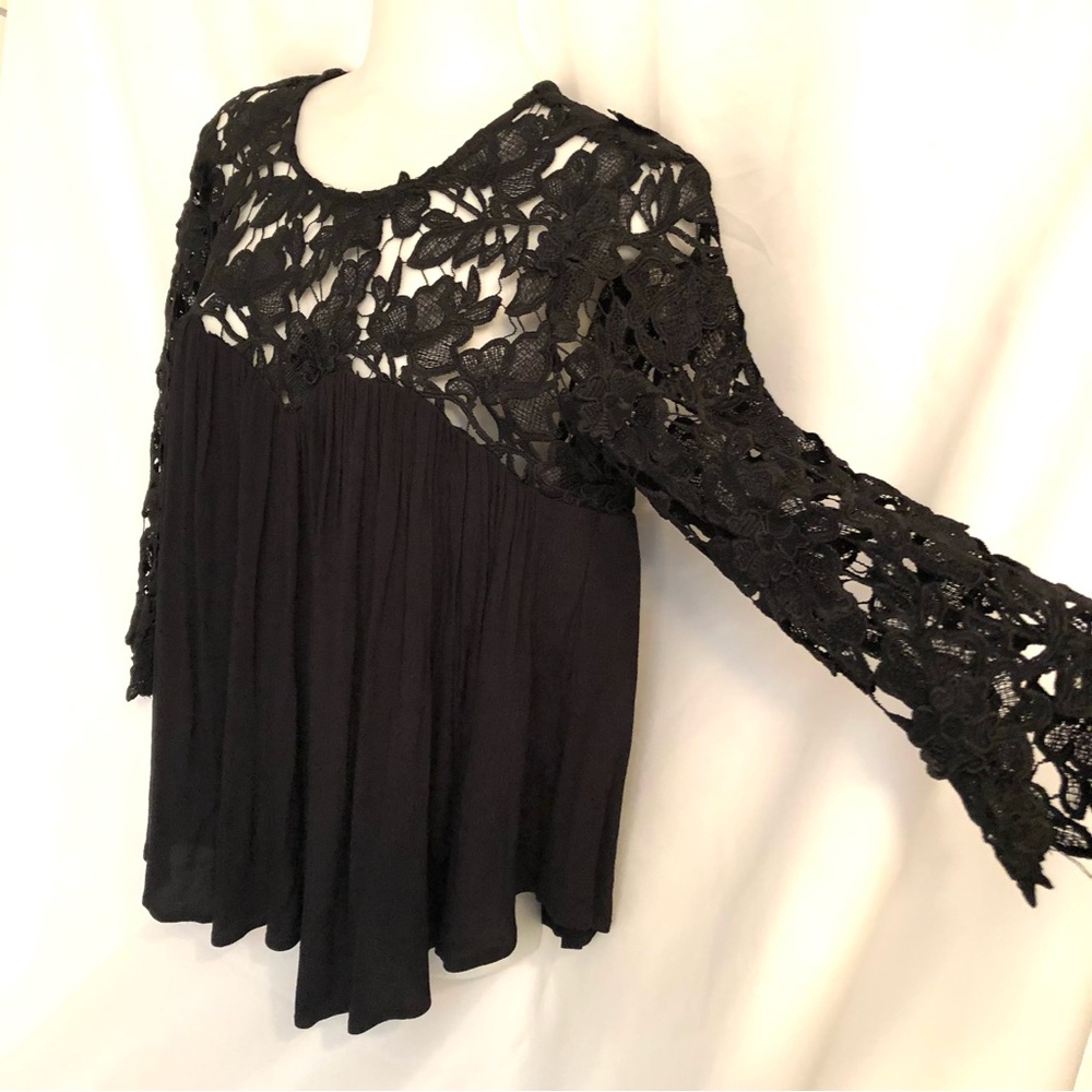 Anthropologie GUEST EDITOR Black Lace Smock Top - Picture 4 of 10
